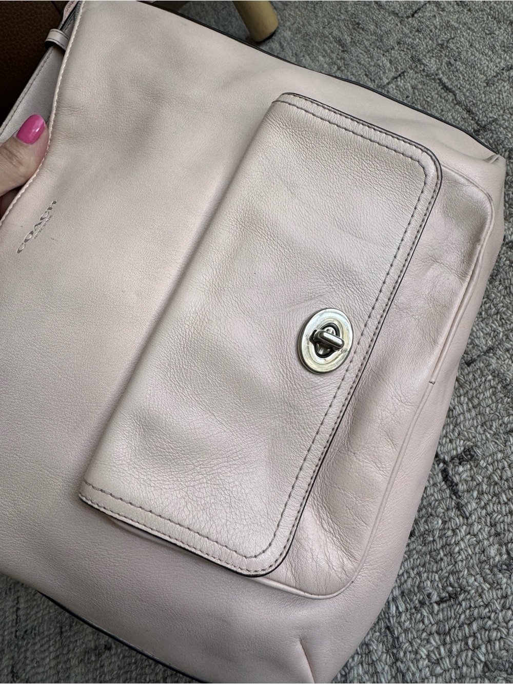 Coach Legacy Courtenay Hobo in blush pink - Picture 6 of 8